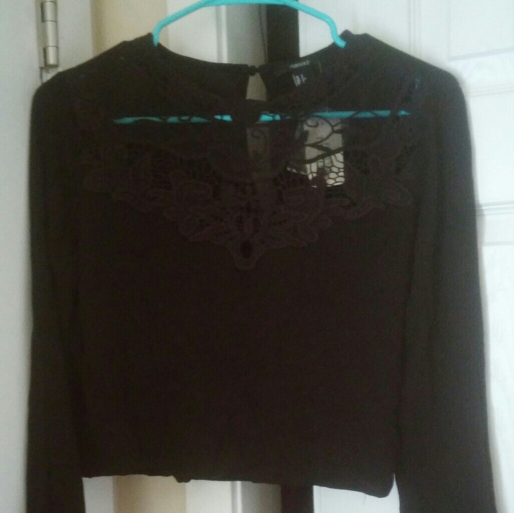 Forever 21 BLACK Top. Sz Small